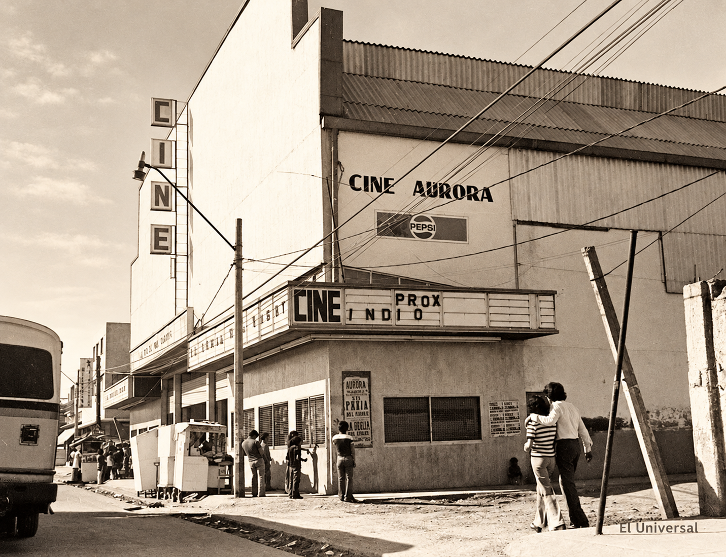 Nuestros inicios: fotografía histórica del Cine Aurora