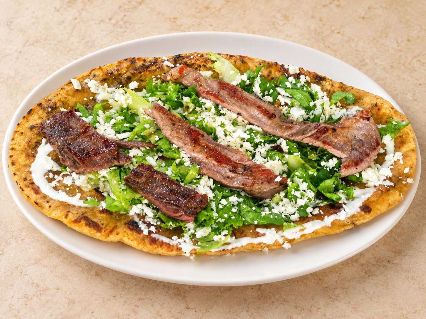 Huarache de arrachera de La Cazuela de Consuelo