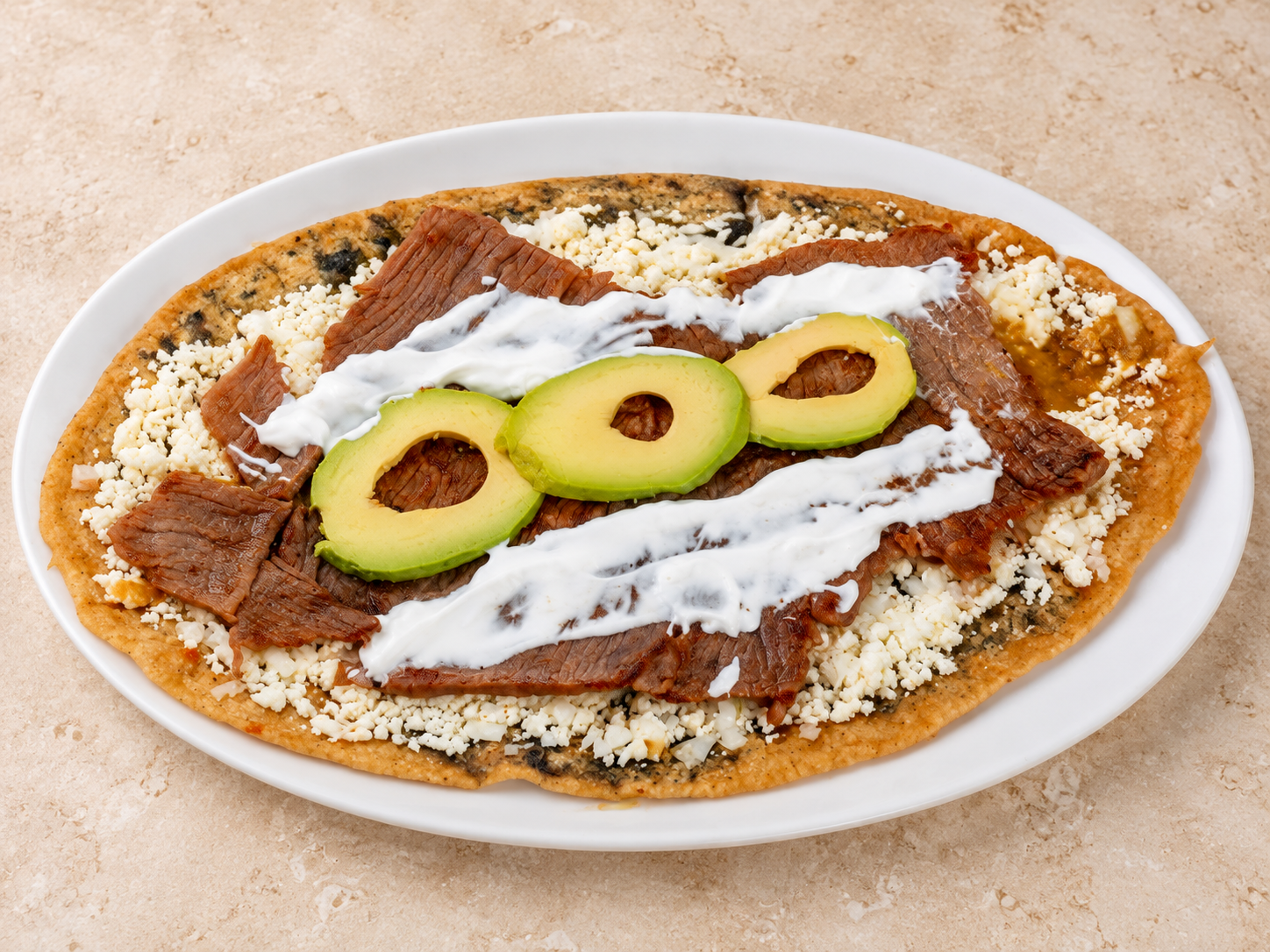 Huarache de cecina de La Cazuela de Consuelo